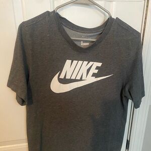 Men’s Nike tee